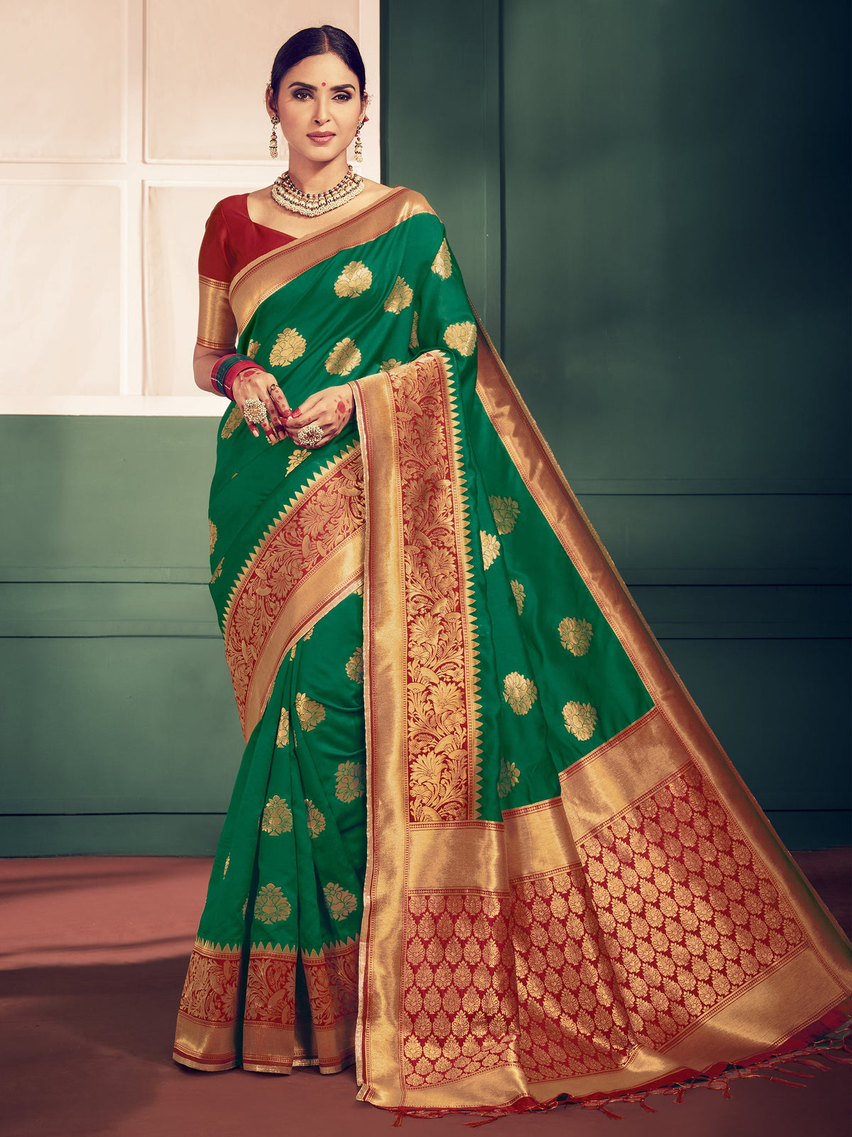 Stunning Green Banarasi Art Silk Woven Saree : Perfect for Weddings & Formal Events