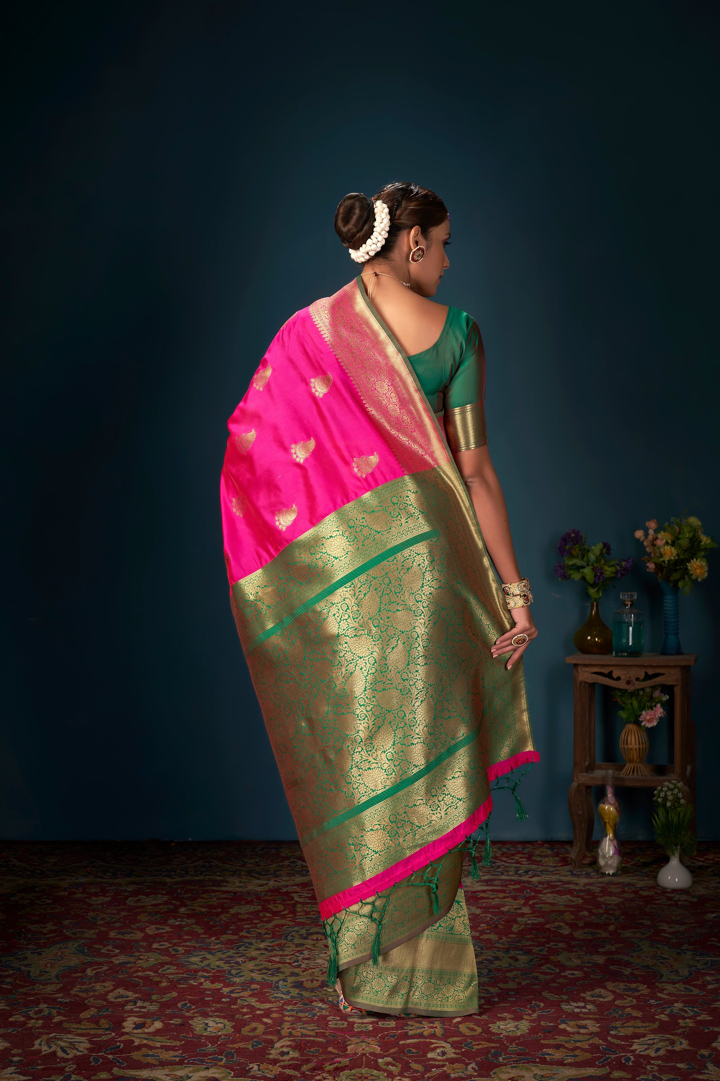 Elegant Pink Art Silk Banarasi Saree: Perfect for Weddings & Special Occasions