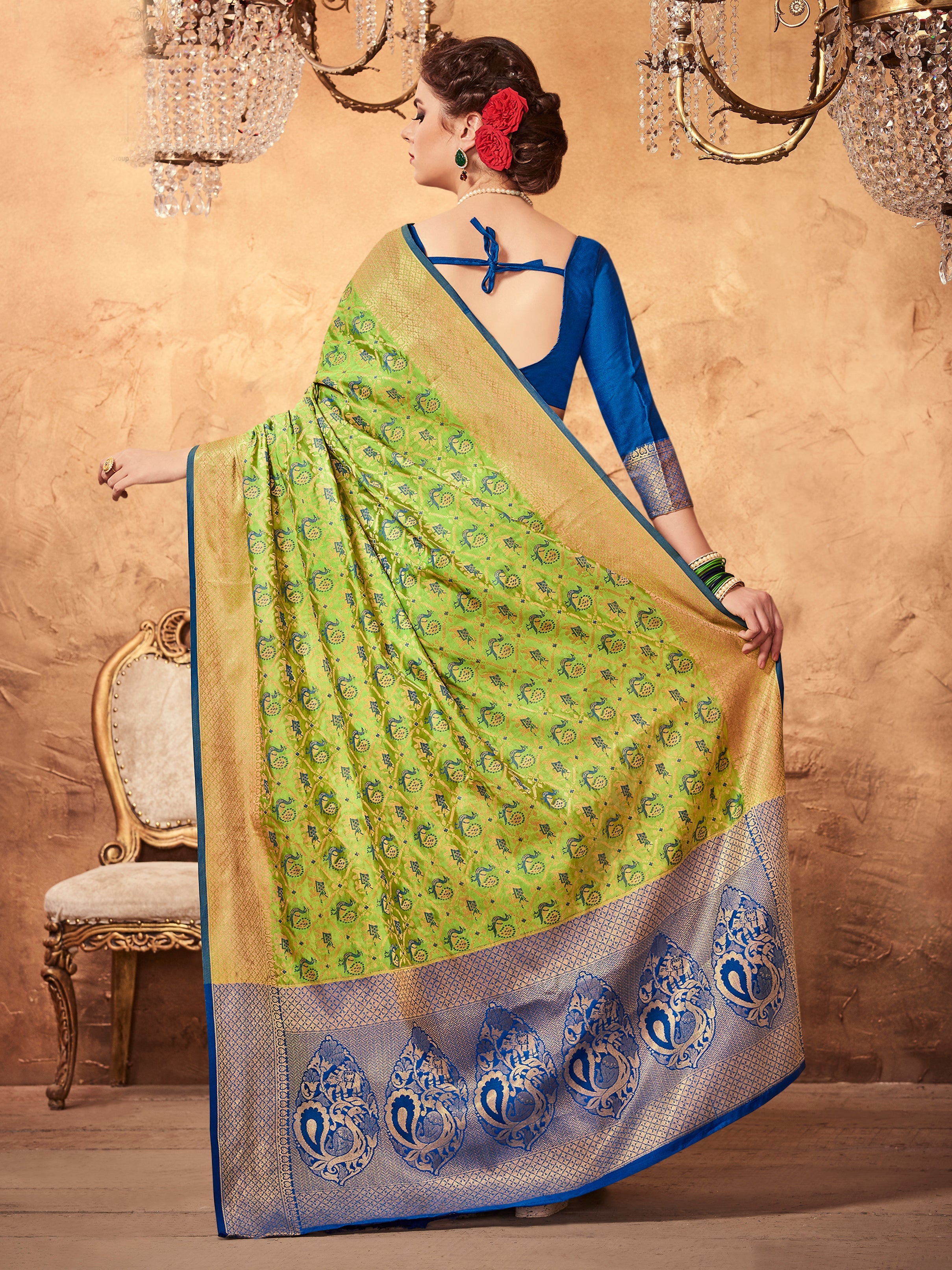 Shop Elegant Green Patola Silk Woven Saree : Tradition Meets Modernity in Premium Fabric